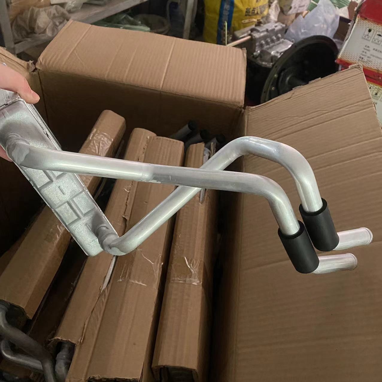 中国重汽豪沃T7H SITRAK C7H C9H TX G7S卡车712W61942-1310散热