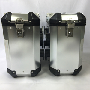 Venta al por mayor 45X27X42 L de aluminio en plata de la motocicleta caja de lado para Ducati multistrada 950 de 1200 - Product Image 1