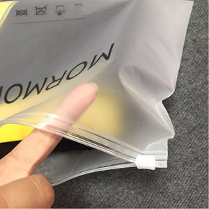 ถุงซิปล็อคพลาสติกพีวีซีสำหรับจัดเก็บเสื้อผ้าชุดชั้นใน - Product Image 4