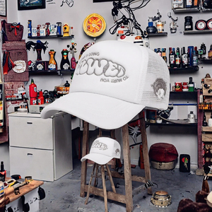 Casquette de baseball respirante et tendance, style trucker, avec lettres brodées, devant en mousse et maille, design à visière, pour l'hiver, la plage et les loisirs - Product Image 3