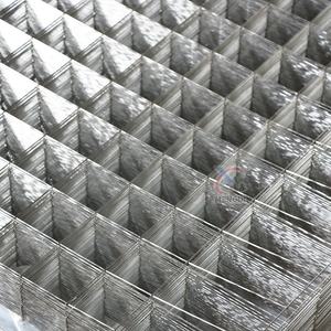 Vente flash, prix réduit, <span class=keywords><strong>grillage</strong></span> soudé en béton 8x8 6x6, anti-escalade, haute sécurité, <span class=keywords><strong>grillage</strong></span> pour poulailler, clôture en <span class=keywords><strong>grillage</strong></span> - Product Image 4