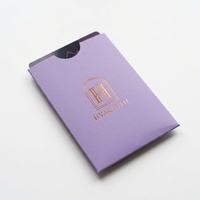 Porte-cartes de luxe lavande avec logo monogramme en feuille d'or rose pour cartes de chambre d'hôtel de luxe et d'hôtesse familiale