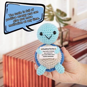 Adorable tortue positive, amusante et mignonne, ornements animaux tricotés à la main, cadeau d'anniversaire ou de fête des Mères, petite tortue bleue mignonne - Product Image 5