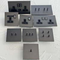 Applique murale grise moderne 86 avec interrupteur à bascule 1234 gangs, prise durable UK 13A, prise française européenne 16A, USB-C, design moderne en acier inoxydable