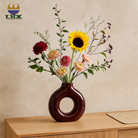 Ensemble de vases minimalistes nordiques en céramique brillante sculpturale, formes en anneau, en U et ondulées, décoration d'intérieur, vase à fleurs de table