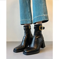Bottes courtes pour femmes à talon carré et bout pointu en faux daim style français, avec bride, pour la vente en gros