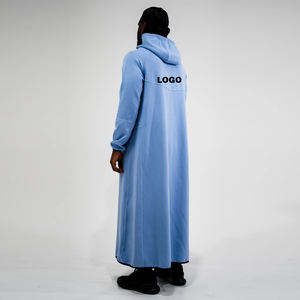 Nouveau design personnalisé 2026 – Thobe émirati et marocain pour homme avec capuche, broderie et impression de logo – Kandura à manches longues pour homme - Product Image 4