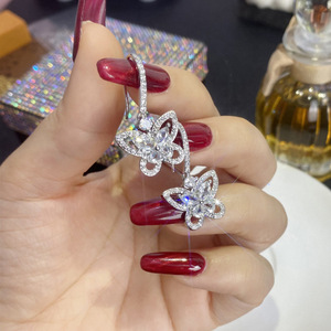 Eleganti Orecchini a Gancio a Farfalla Traforati per Donne, Accessori per Orecchie alla Moda per Uso Quotidiano - Product Image 6