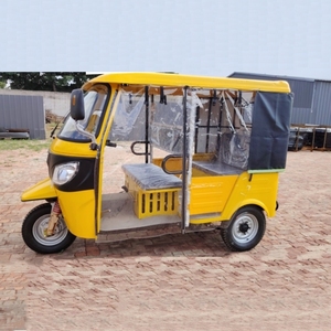 Tuk Tuk 200CC 2026 <span class=keywords><strong>à</strong></span> longue portée, modèle Inde, tricycle passager, moto <span class=keywords><strong>à</strong></span> 3 roues, auto-rickshaw de mobilité <span class=keywords><strong>à</strong></span> <span class=keywords><strong>vendre</strong></span> - Product Image 1