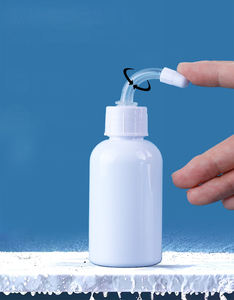 Bouteille de gouttes d'oreille ronde en plastique HDPE PE pour animaux de compagnie Tuyau en plastique compressible avec bout pointu Bouteille à bec souple pour le nettoyage des oreilles - Product Image 3