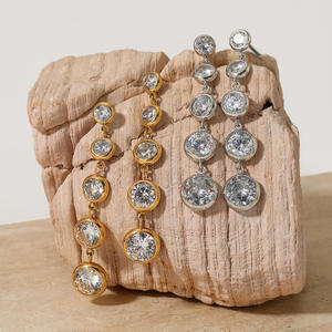 Pendientes Colgantes de Diseño Moderno y Lujoso, Chapados en Oro, con Circonita Cúbica, de Acero Inoxidable, para Mujer - Product Image 3