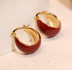 Pendientes de tuerca geométricos de aceite de goteo rojo y verde chapados en oro estilo Hoc de moda con ajuste de bisel hecho de aleación de zinc - Product Image 4