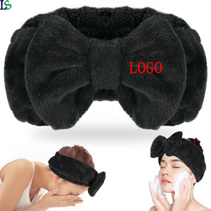 Bandeau de spa doux en polaire Carol, bandeau de maquillage avec un joli nœud, bandeau élastique pour le lavage du visage et les soins de la peau - Product Image 1