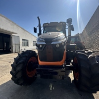 Tracteur agricole 4x4 diesel 150 CV à transmission par engrenages, puissance élevée, compatibilité polyvalente des équipements, moteur robuste