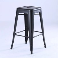 Mobilier empilable de chaise de barre colorée durable en métal pour diner le tabouret noir extérieur de café d'hôtel-industriel de barre à la maison