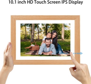 Marco de Fotos Digital WiFi de 10.1 Pulgadas con Pantalla Táctil IPS, Rotación Automática, Comparte Fotos/Vídeos a través de la Aplicación Frameo (Borde de Madera) - Product Image 5