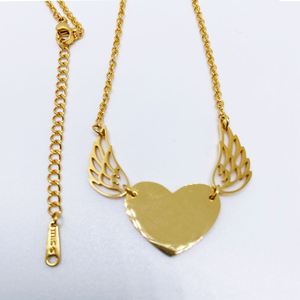 Collar Personalizado con Grabado, Resistente al Agua, con Colgante de Corazón y Alas de Ángel en Oro de 18K, Chapado en Oro sobre Plata, Acero Inoxidable - Product Image 4