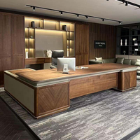 Table de bureau haut de gamme pour entreprises avec détail frontal texturé et rangement de tiroirs organisé pour bureaux de direction