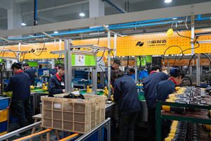 Outil électrique de bricolage <span class=keywords><strong>sans</strong></span> <span class=keywords><strong>fil</strong></span> Portable <span class=keywords><strong>18V</strong></span> <span class=keywords><strong>scie</strong></span> alternative pour la coupe du bois/métal <span class=keywords><strong>scie</strong></span> <span class=keywords><strong>sabre</strong></span> électrique Rechargeable Source de batterie - Product Image 6