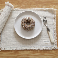 Set de table en coton naturel tissé avec pompons, résistant à la chaleur, style nordique, couleur unie, pour restaurant, anti-taches d'huile