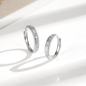Bagues de couple ajustables en <span class=keywords><strong>argent</strong></span> sterling 925 avec zircon pavé, motif vague minimaliste, bijoux en gros avec nom personnalisé - Product Image 2