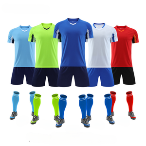 Tenue de football personnalisée, nouveau design, haute qualité, ensemble complet, maillot de football 2026 pour adultes et enfants, maillot de football tendance - Product Image 1