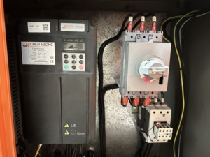 Bomba de Ahorro de Energía con Motor Servo Controlado por PLC Eléctrico Horizontal Totalmente Automático de 80 Toneladas de Alta Calidad de la Marca Chen Hsong - Product Image 6
