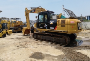Matériel lourd fabriqué au Japon. Excavatrice Caterpillar Cat 320D d'occasion, 20 tonnes. Excavatrice sur chenilles Cat 320D d'origine, d'occasion, en vente. - Product Image 4