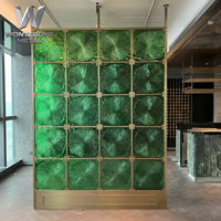 Cloison décorative de luxe en verre et acier inoxydable sur mesure pour hall d'hôtel, entrée de villa, design d'intérieur