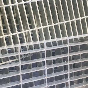 Couvercle de <span class=keywords><strong>grille</strong></span> en acier de gouttière de drainage en acier inoxydable 316 galvanisé à chaud en gros d'usine - Product Image 4