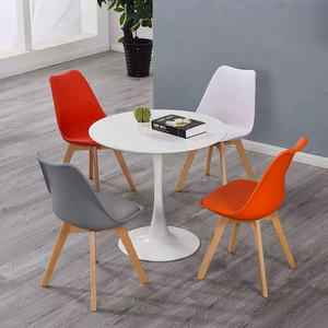 <span class=keywords><strong>Chaise</strong></span> de salle à manger en plastique de style <span class=keywords><strong>scandinave</strong></span> avec pieds en bois de hêtre <span class=keywords><strong>Chaise</strong></span> élégante et légère pour salle à manger, café ou bureau - Product Image 5