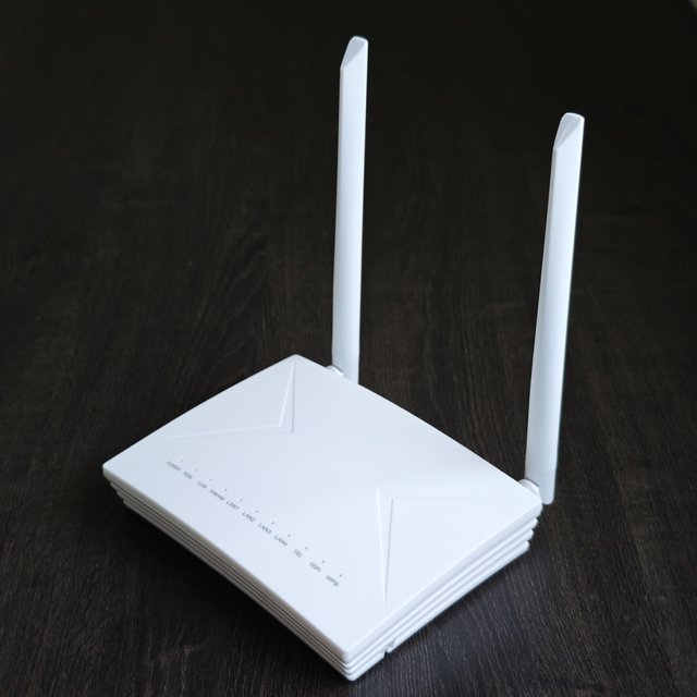 Fiber Optic WiFi Router XPON ONU 1GE+3FE+POTS 2.4G WiFi Low Price for ISP