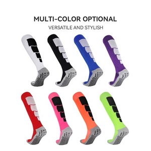 Calcetines Deportivos de Fútbol Blancos y Rojos de Alta Calidad para Hombre y Mujer, Calcetines de Algodón Transpirables Antideslizantes con Goma para Niños - Product Image 5