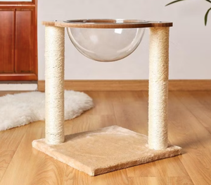 Griffoir pour chat en bois recouvert de sisal fait à la main - Product Image 1