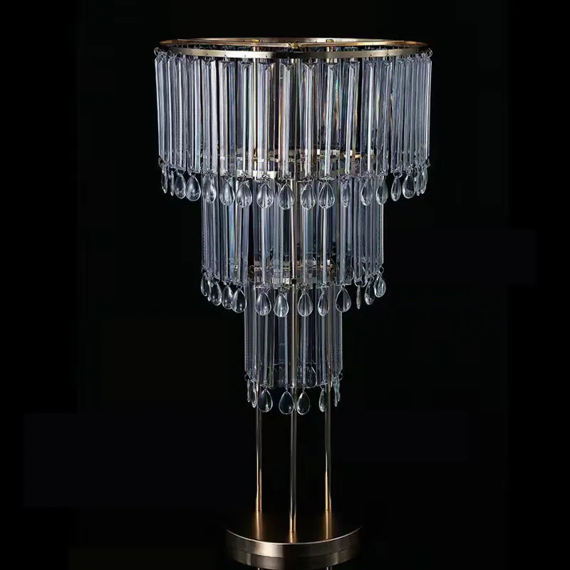 Grand lustre de table en cristal avec fleurs centres de table pour les mariages