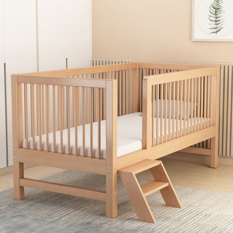 The four-sided beechwood fence is 60 cm high.