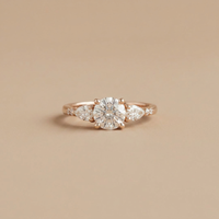 Bague de fiançailles classique en or rose 18 carats avec trois diamants taille émeraude certifiés IGI, sertis à griffes, bijoux fins pour femme
