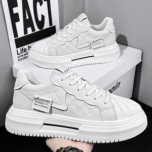 Nuevos Zapatos Blancos para Hombre con Punta Redonda, Aumento de Altura Interior, Zapatos Deportivos Casuales a la Moda, Zapatos de Plataforma Versátiles - Product Image 1