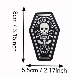 Broche en émail en forme de cercueil squelette, rétro, noir et blanc, sourire de la mort, squelette <span class=keywords><strong>d</strong></span>'<span class=keywords><strong>horreur</strong></span>, broche pour vêtements, badge en métal punk, cadeau, bijoux - Product Image 1