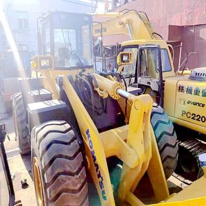 Chargeuse sur pneus lourde de 7 tonnes, best-seller parmi les chargeuses sur pneus d'occasion Komatsu WA470 - Product Image 5