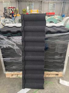 Panneaux de toit en métal isolés <span class=keywords><strong>Prix</strong></span> Couleur Pierre Enduit Métal Toiture Feuille Vallée Gouttière Angle Ridge Cap Eaves Flashing Cover - Product Image 4