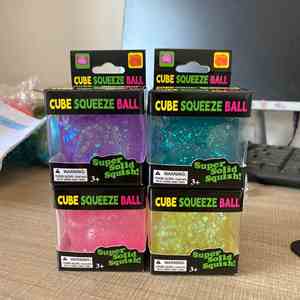 ของเล่นบีบน้ำแข็งรูปทรงลูกบาศก์ รุ่น F0630 ยี่ห้อ Cubes-Custom สำหรับเด็กอายุ 8 ปีขึ้นไป - Product Image 1