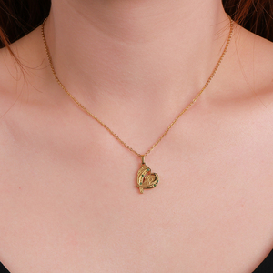 Collier avec pendentif en forme de cœur plaqué or 18 carats 304 316 avec chaîne serpent en zircon cubique vert, style classique unisexe, à porter tous les jours - Product Image 5