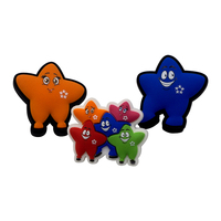 Fournisseur de badges en caoutchouc pas chers, conception personnalisée, logo étoile 3D de dessin animé, épingles en PVC souple avec attache en PVC