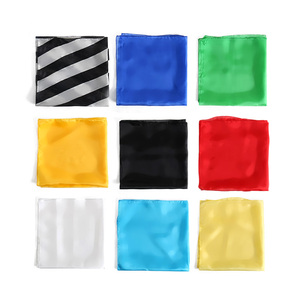 Pañuelo de Seda Fino 45*45 Rojo Amarillo Azul Verde Negro Blanco <span class=keywords><strong>Rosa</strong></span> Pañuelo de Zebra Trucos de Magia Magia de Cerca Espectáculo de Magia - Product Image 2