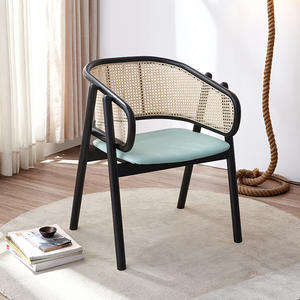 Chaise contemporaine d'extérieur en rotin tissé avec coussin Matériau de haute qualité pour les meubles de cour, de balcon et de villa - Product Image 2