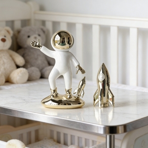 Figurine de fusée de personnage de dessin animé Evelyn, style nordique moderne et minimaliste, objet décoratif mignon pour chambre d'enfant - Product Image 2