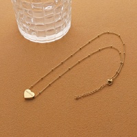 Collier avec pendentif mini cœur pour femme, chaîne satellite, gravure personnalisée, affirmation positive, cadeau significatif en forme de cœur