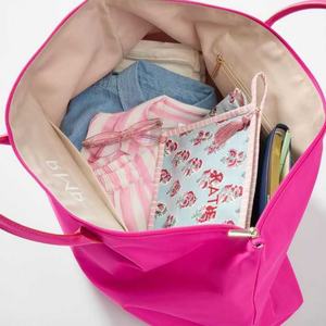 Bolso Tote de hombro a la moda con logotipo serigrafiado, bolsos Tote grandes de nailon personalizado con asa de cuero, Bolso Tote de viaje para mujer y mujer - Product Image 6