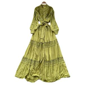 Abito Lungo Elegante in Poliestere Stile Retrò Francese con Cintura e Dettagli in Pizzo Traforato, Chiusura Monopetto, Ideale per la Primavera - Product Image 5